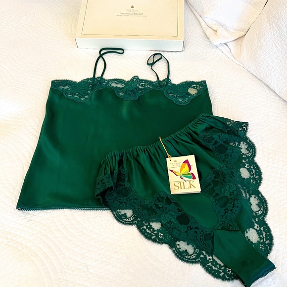 NWT!! VICTORIA'S SECRET 'VINTAGE' Silk Lingerie! SZ M